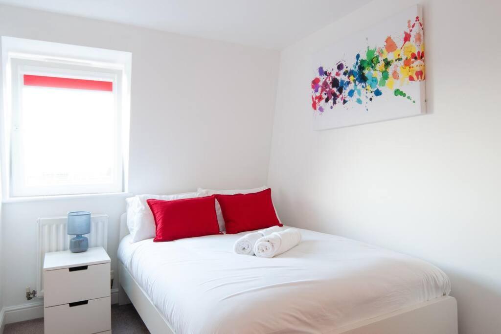 *New* 2-Bed Modern Apartment Burton-upon-Trent Exterior foto
