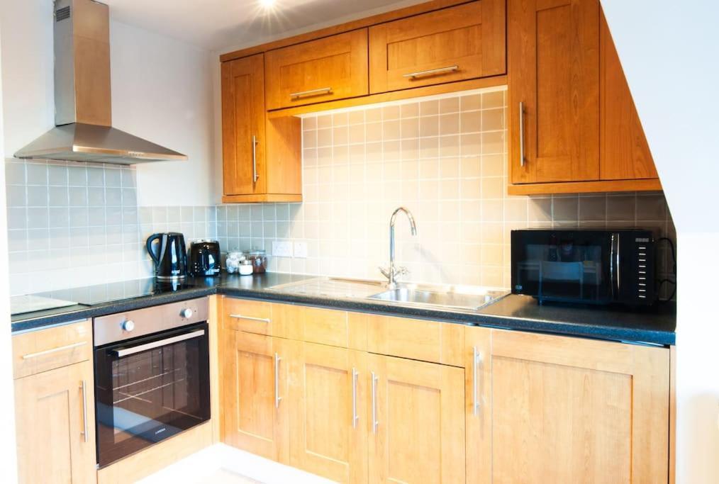 *New* 2-Bed Modern Apartment Burton-upon-Trent Exterior foto
