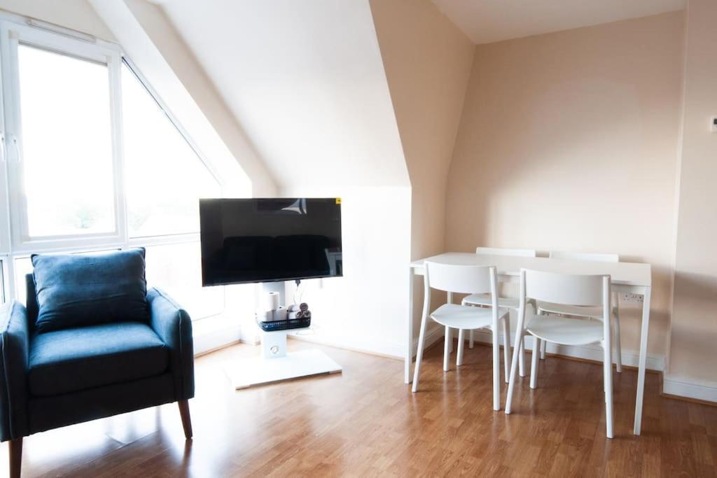*New* 2-Bed Modern Apartment Burton-upon-Trent Exterior foto