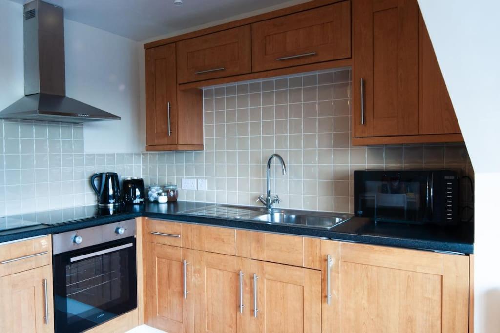 *New* 2-Bed Modern Apartment Burton-upon-Trent Exterior foto